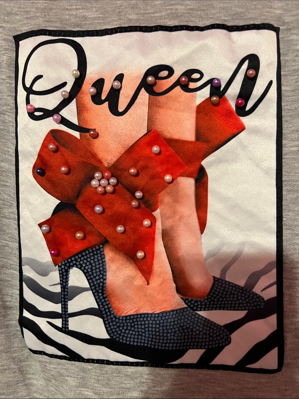 Gemstone Gray 'Queen' Graphic Long-Sleeve Sweatshirt Size 2X